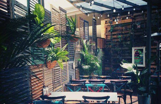 Image Source: agfg.com.au Hank's Seafood Bar, Lounge, & Bistro